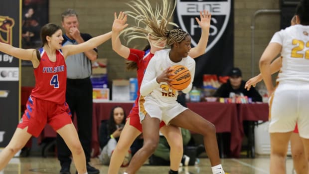Clovis West girls basketball etoyah Montgomery Photo by Daniel Jessing 2022
